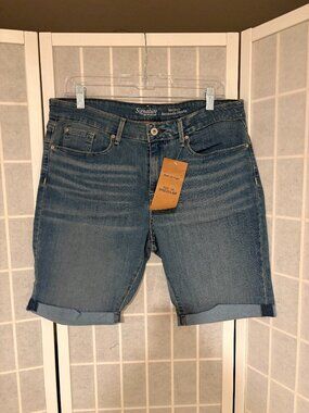 Levi Signature by Levi Strauss Modern Bermuda Shorts Women's Size 16 NWT